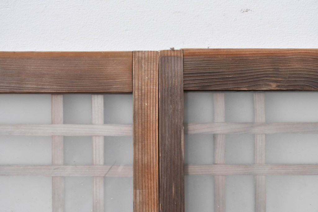 アンティーク建具　昭和初期　凝ったデザインの桟の意匠が目を引く小さな窓2枚セット　(R-086094)