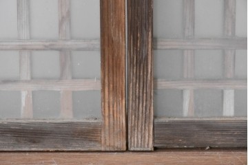 アンティーク建具　昭和初期　凝ったデザインの桟の意匠が目を引く小さな窓2枚セット　(R-086094)