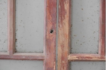 アンティーク建具　昭和初期　大正ロマン　ダイヤ入りガラスと使い込まれた木枠が味わい深い窓2枚セット　(R-086095)