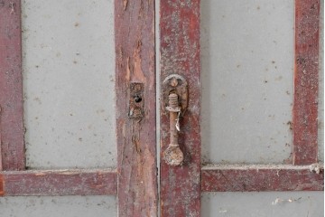 アンティーク建具　昭和初期　大正ロマン　ダイヤ入りガラスと使い込まれた木枠が味わい深い窓2枚セット　(R-086095)