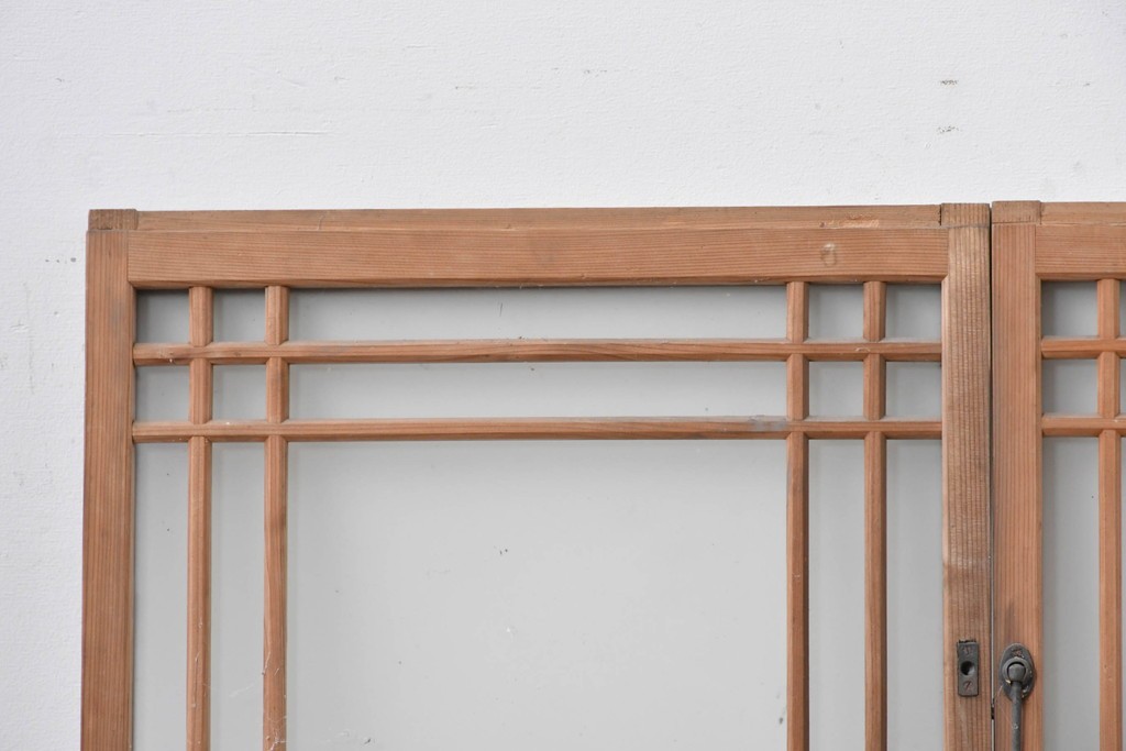 アンティーク建具　昭和初期　格子状の凝った桟使いが素敵な窓2枚セット　(R-086096)