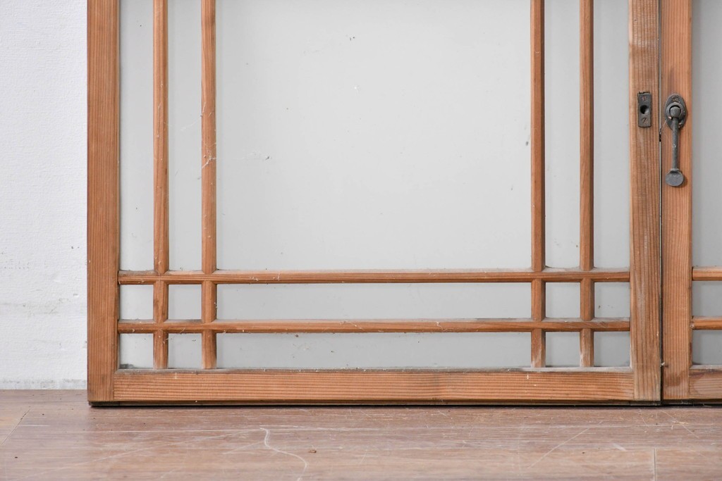 アンティーク建具　昭和初期　格子状の凝った桟使いが素敵な窓2枚セット　(R-086096)