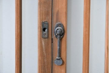 アンティーク建具　昭和初期　格子状の凝った桟使いが素敵な窓2枚セット　(R-086096)