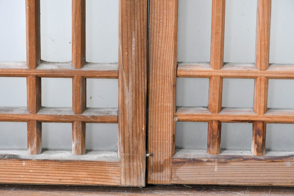 アンティーク建具　昭和初期　格子状の凝った桟使いが素敵な窓2枚セット　(R-086096)