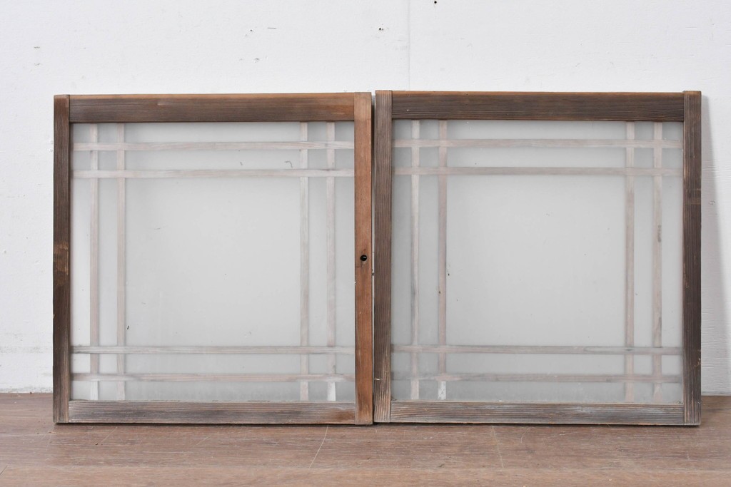 アンティーク建具　昭和初期　格子状の凝った桟使いが素敵な窓2枚セット　(R-086096)