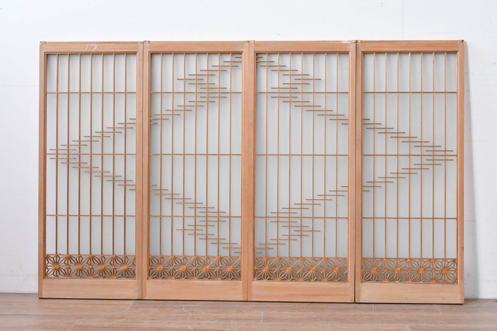 ヴィンテージ建具　昭和後期　片面ガラス　流れるような桟の意匠と麻の葉組子入り書院窓4枚セット　(R-086097)