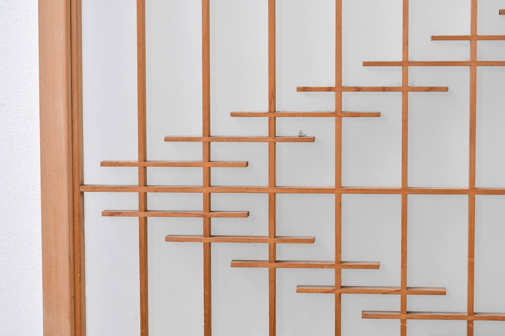 ヴィンテージ建具　昭和後期　片面ガラス　流れるような桟の意匠と麻の葉組子入り書院窓4枚セット　(R-086097)