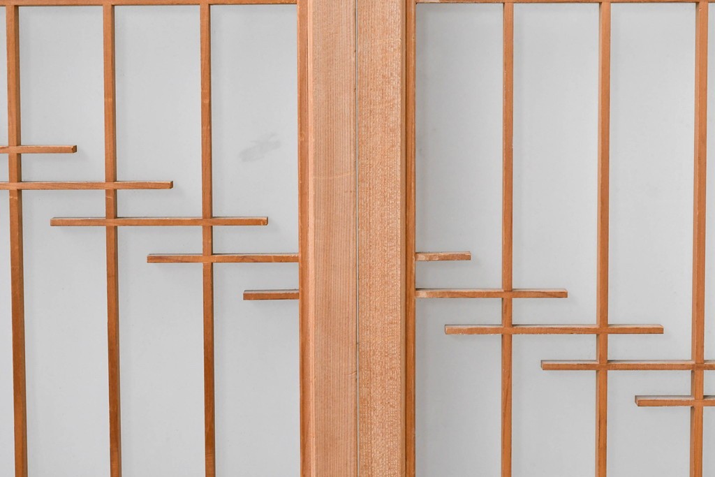 ヴィンテージ建具　昭和後期　片面ガラス　流れるような桟の意匠と麻の葉組子入り書院窓4枚セット　(R-086097)