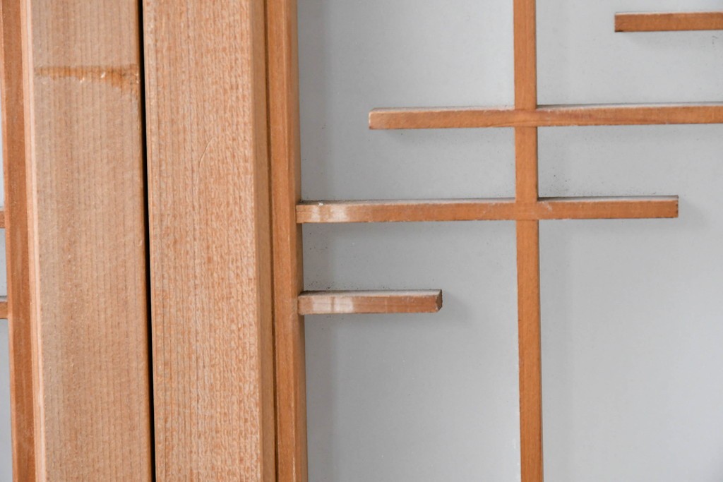 ヴィンテージ建具　昭和後期　片面ガラス　流れるような桟の意匠と麻の葉組子入り書院窓4枚セット　(R-086097)