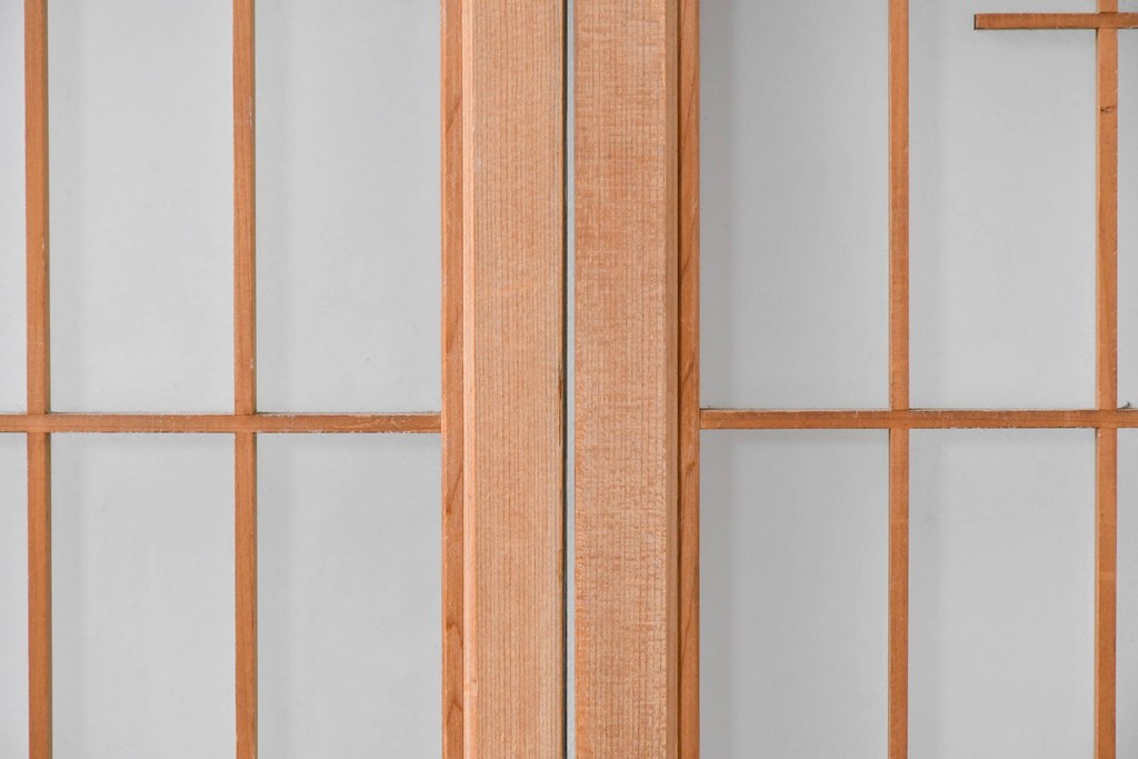 ヴィンテージ建具　昭和後期　片面ガラス　流れるような桟の意匠と麻の葉組子入り書院窓4枚セット　(R-086097)