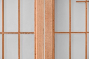 ヴィンテージ建具　昭和後期　片面ガラス　流れるような桟の意匠と麻の葉組子入り書院窓4枚セット　(R-086097)