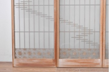 ヴィンテージ建具　昭和後期　片面ガラス　流れるような桟の意匠と麻の葉組子入り書院窓4枚セット　(R-086097)