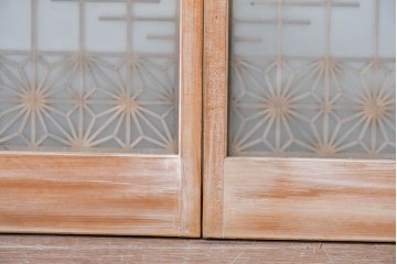ヴィンテージ建具　昭和後期　片面ガラス　流れるような桟の意匠と麻の葉組子入り書院窓4枚セット　(R-086097)
