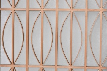 ヴィンテージ建具　昭和後期　希少デザイン　黒枠と曲線組子にエッチングガラスを合わせたおしゃれな書院窓2枚セット　(R-086098)