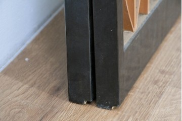 ヴィンテージ建具　昭和後期　希少デザイン　黒枠と曲線組子にエッチングガラスを合わせたおしゃれな書院窓2枚セット　(R-086098)