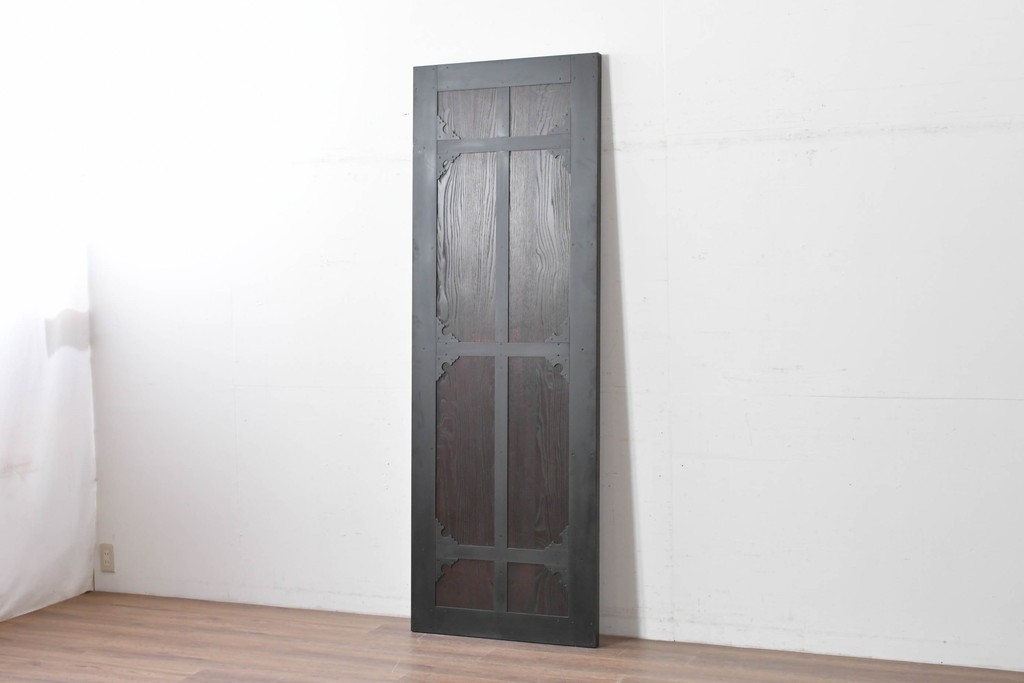 ラフジュ工房オリジナル　新品　総栗材　重厚なアイアン装飾の蔵戸風ドア1枚　(R-086099)