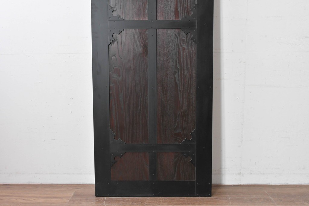 ラフジュ工房オリジナル　新品　総栗材　重厚なアイアン装飾の蔵戸風ドア1枚　(R-086099)