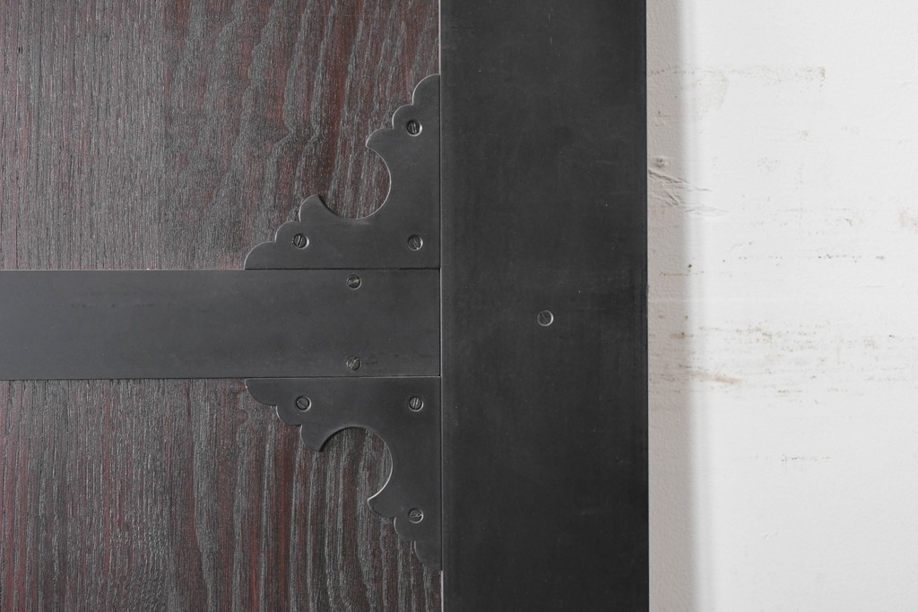 ラフジュ工房オリジナル　新品　総栗材　重厚なアイアン装飾の蔵戸風ドア1枚　(R-086099)