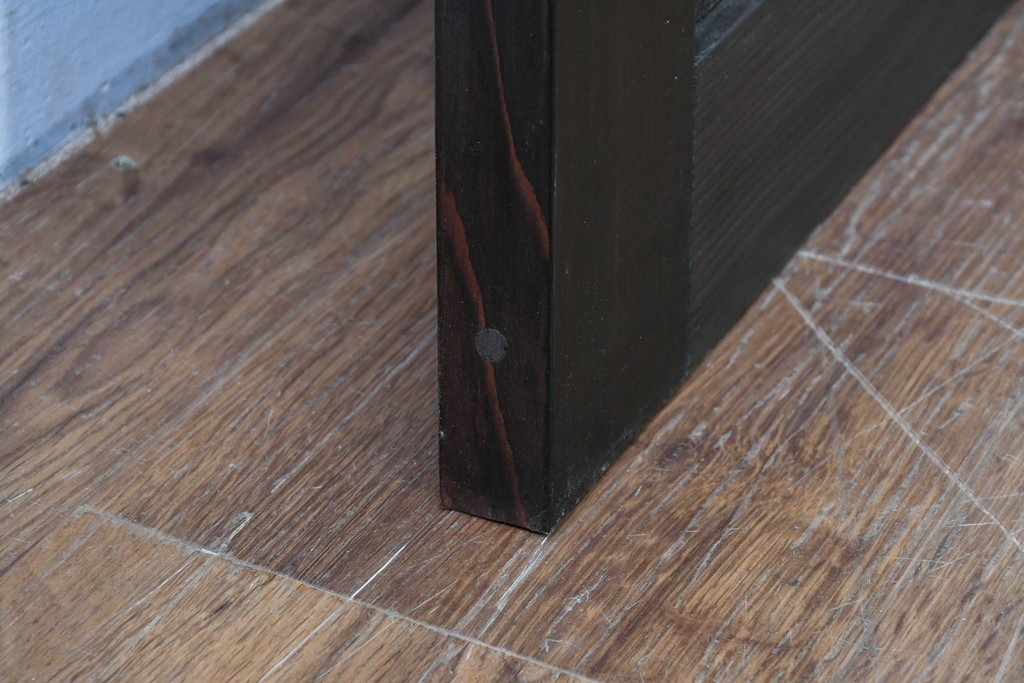 中古建具　ラフジュ工房オリジナル　杉材　大正ロマン　和洋折衷のインテリアが叶う引き戸1枚　(R-086101)