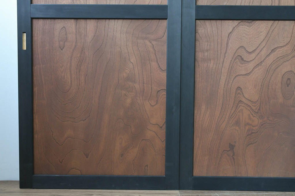 中古建具　ラフジュ工房オリジナル　欅(ケヤキ)材　突き板　美しい木目が魅力の背高帯戸3枚セット　(R-086102)