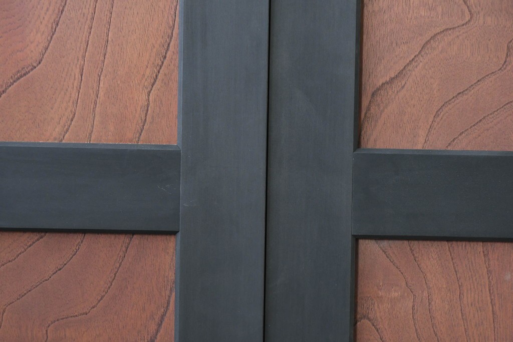 中古建具　ラフジュ工房オリジナル　欅(ケヤキ)材　突き板　美しい木目が魅力の背高帯戸3枚セット　(R-086102)