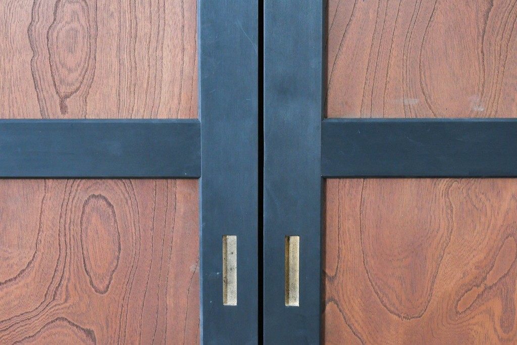 中古建具　ラフジュ工房オリジナル　欅(ケヤキ)材　突き板　美しい木目が魅力の背高帯戸3枚セット　(R-086102)