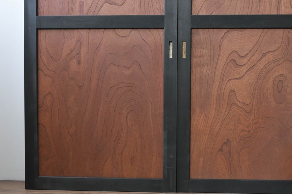 中古建具　ラフジュ工房オリジナル　欅(ケヤキ)材　突き板　美しい木目が魅力の背高帯戸3枚セット　(R-086102)