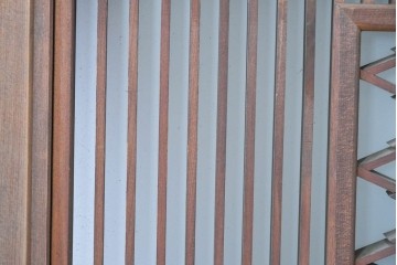 アンティーク建具　昭和初期から中期　片面ガラス　精緻な格子と菱組子が美しい組子入り欄間1枚　(R-086106)