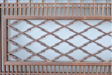 アンティーク建具　昭和初期から中期　片面ガラス　精緻な格子と菱組子が美しい組子入り欄間1枚　(R-086106)