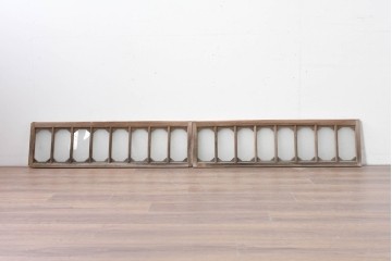 アンティーク建具　昭和初期　繰り返し並ぶ小窓のような意匠が魅力のガラス入り欄間2枚セット　(R-086107)