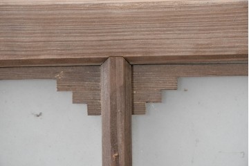 アンティーク建具　昭和初期　繰り返し並ぶ小窓のような意匠が魅力のガラス入り欄間2枚セット　(R-086107)