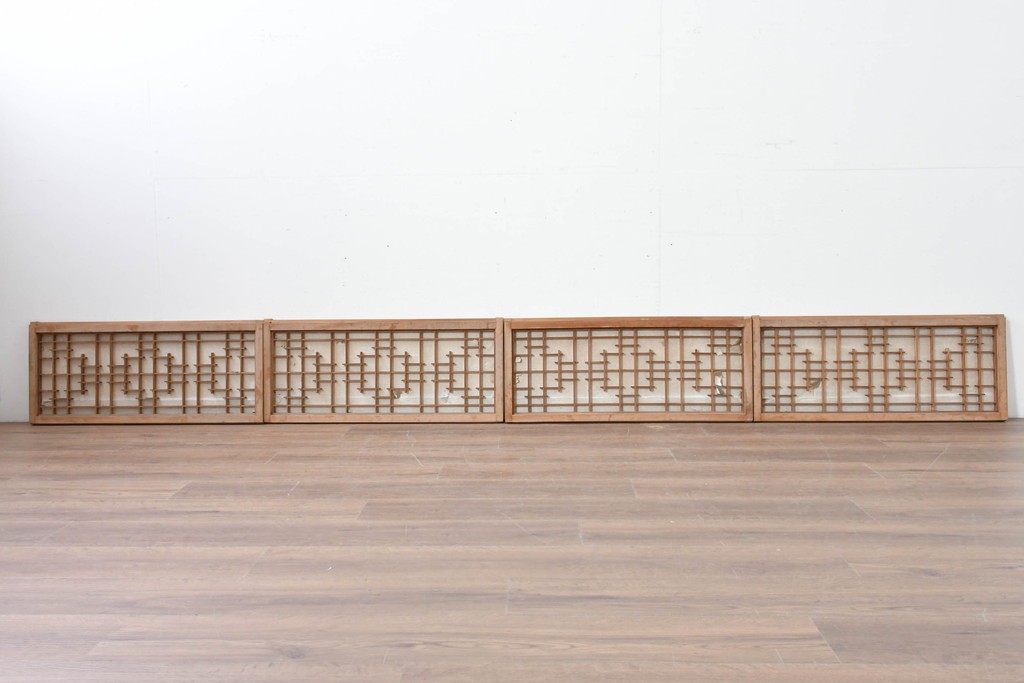 アンティーク建具　昭和初期から中期　幾何学的な桟の意匠が目を引く障子戸窓4枚セット　(R-086108)