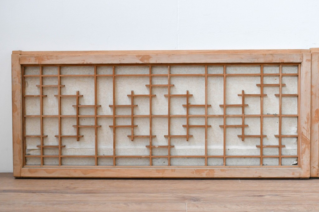 アンティーク建具　昭和初期から中期　幾何学的な桟の意匠が目を引く障子戸窓4枚セット　(R-086108)