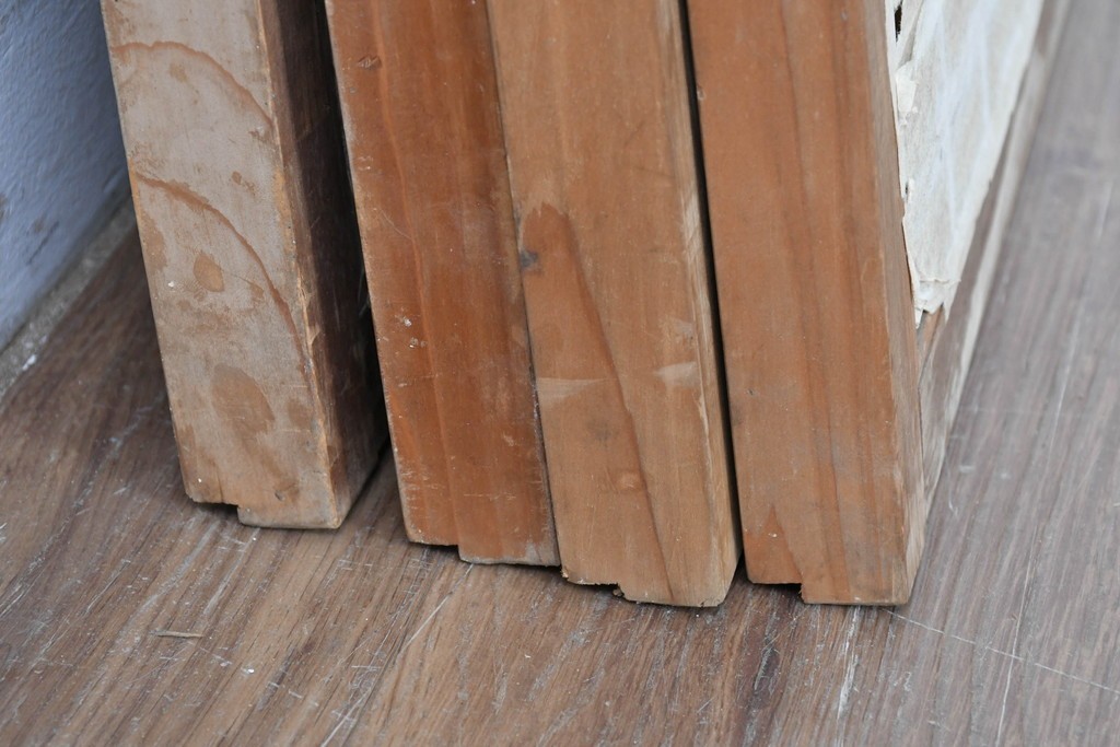 アンティーク建具　昭和初期から中期　幾何学的な桟の意匠が目を引く障子戸窓4枚セット　(R-086108)