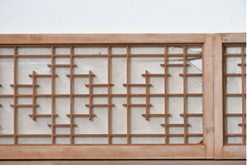 アンティーク建具　昭和初期から中期　幾何学的な桟の意匠が目を引く障子戸窓2枚セット　(R-086109)