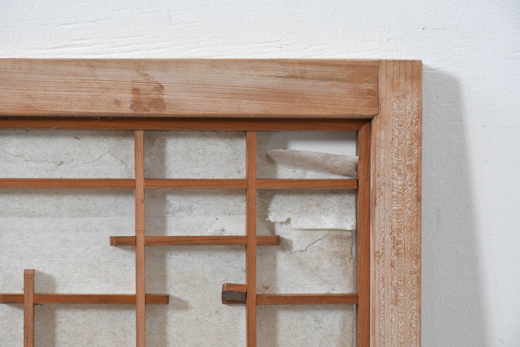 アンティーク建具　昭和初期から中期　幾何学的な桟の意匠が目を引く障子戸窓2枚セット　(R-086109)