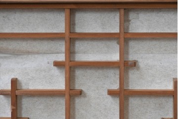 アンティーク建具　昭和初期から中期　幾何学的な桟の意匠が目を引く障子戸窓2枚セット　(R-086109)