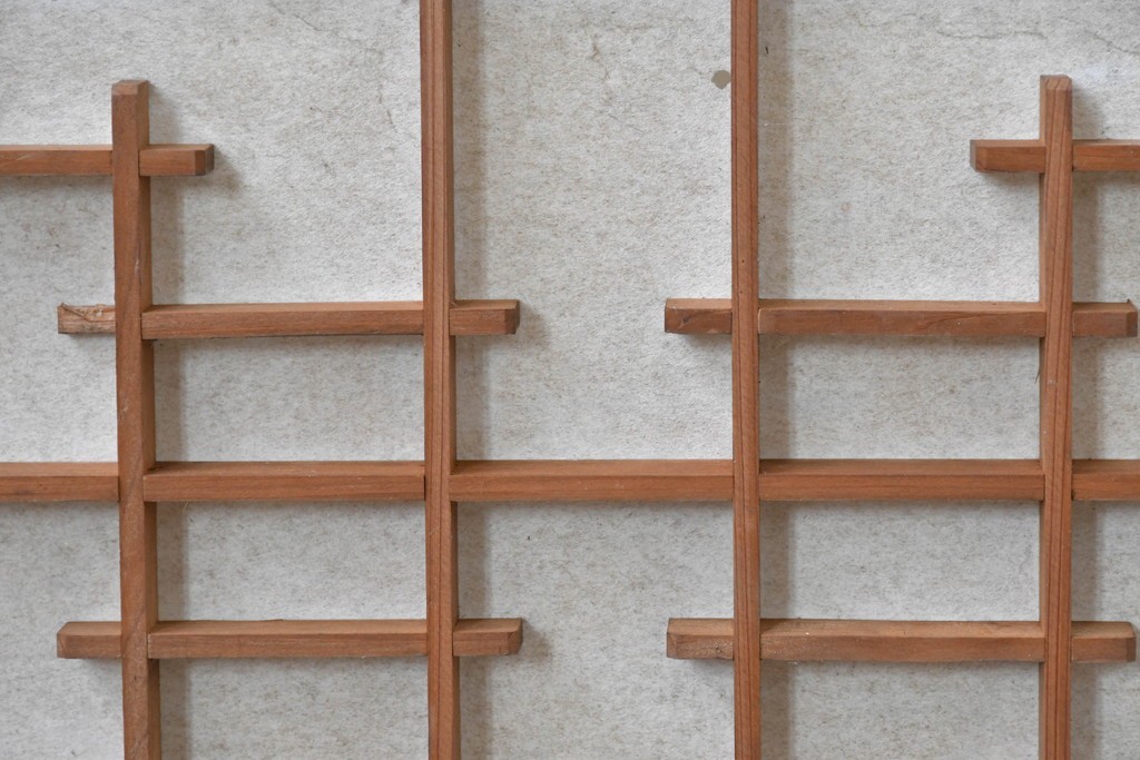 アンティーク建具　昭和初期から中期　幾何学的な桟の意匠が目を引く障子戸窓2枚セット　(R-086109)