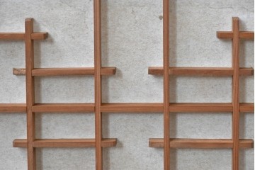 アンティーク建具　昭和初期から中期　幾何学的な桟の意匠が目を引く障子戸窓2枚セット　(R-086109)