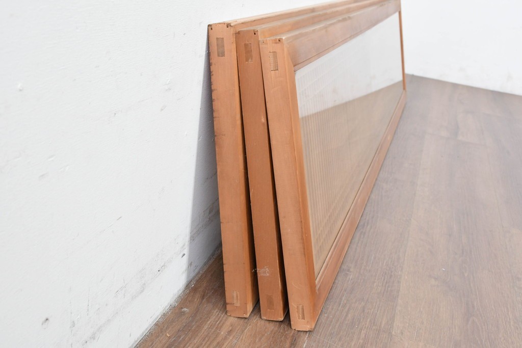 ヴィンテージ建具　昭和中期から後期　両面ガラス　繊細な格子が上品な筬欄間3枚セット　(R-086110)