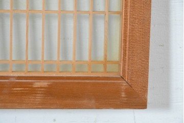ヴィンテージ建具　昭和中期から後期　両面ガラス　彫刻と繊細な格子が調和した筬欄間2枚セット　(R-086111)