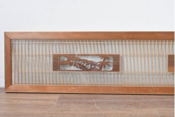 ヴィンテージ建具　昭和中期から後期　両面ガラス　彫刻と繊細な格子が調和した筬欄間2枚セット　(R-086111)