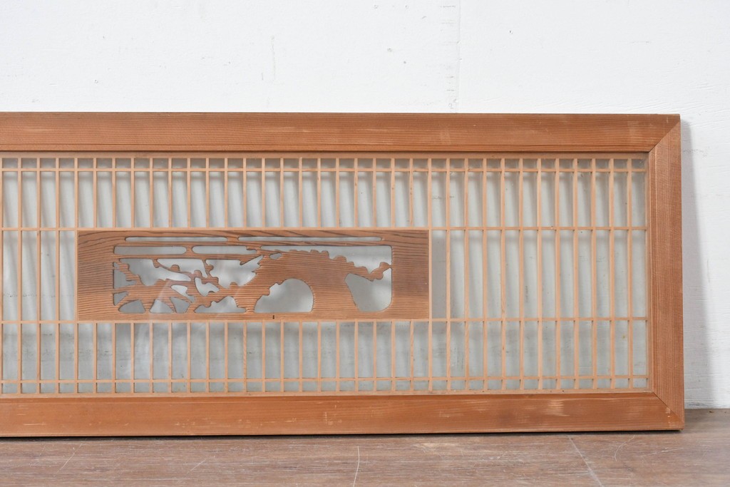 ヴィンテージ建具　昭和中期から後期　両面ガラス　彫刻と繊細な格子が調和した筬欄間2枚セット　(R-086111)