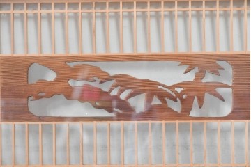 ヴィンテージ建具　昭和中期から後期　両面ガラス　彫刻と繊細な格子が調和した筬欄間2枚セット　(R-086111)