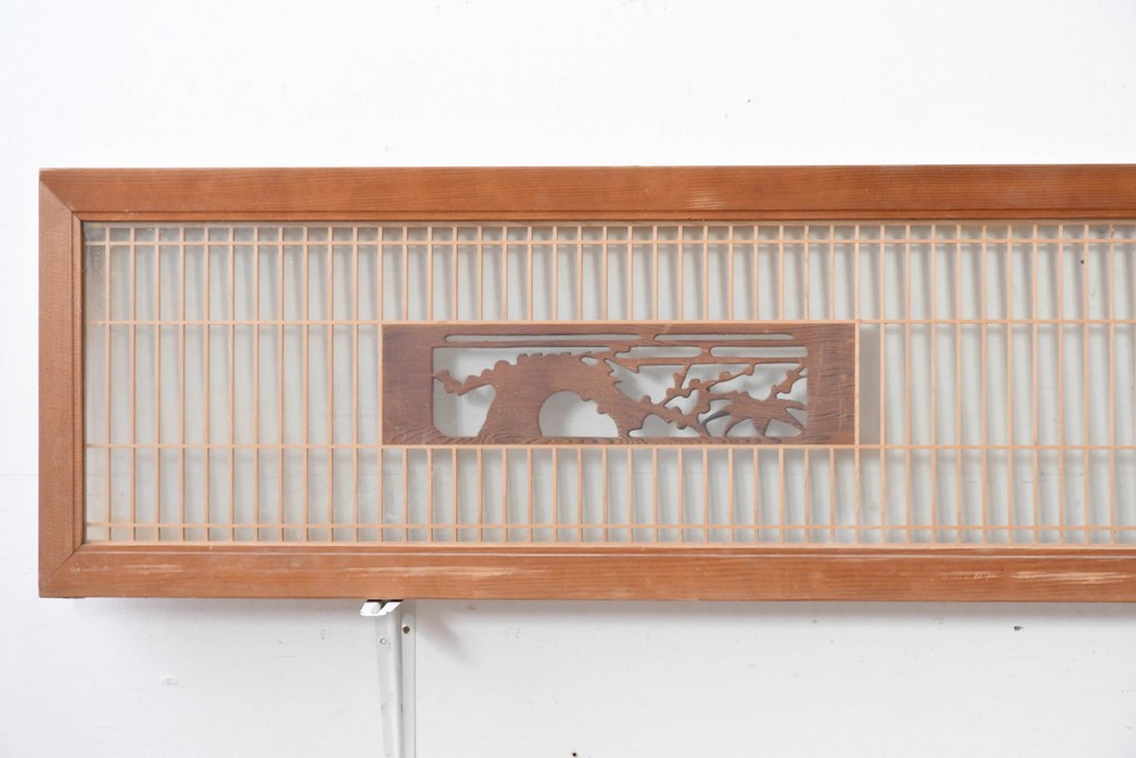 ヴィンテージ建具　昭和中期から後期　両面ガラス　彫刻と繊細な格子が調和した筬欄間2枚セット　(R-086111)