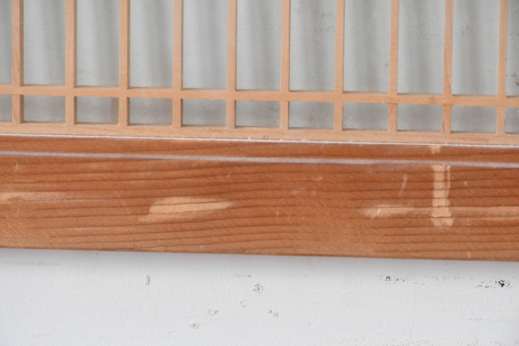 ヴィンテージ建具　昭和中期から後期　両面ガラス　彫刻と繊細な格子が調和した筬欄間2枚セット　(R-086111)