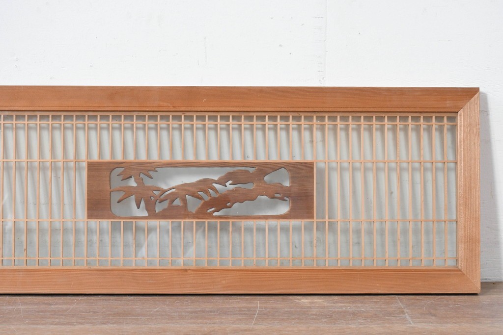 ヴィンテージ建具　昭和中期から後期　両面ガラス　彫刻と繊細な格子が調和した筬欄間2枚セット　(R-086111)