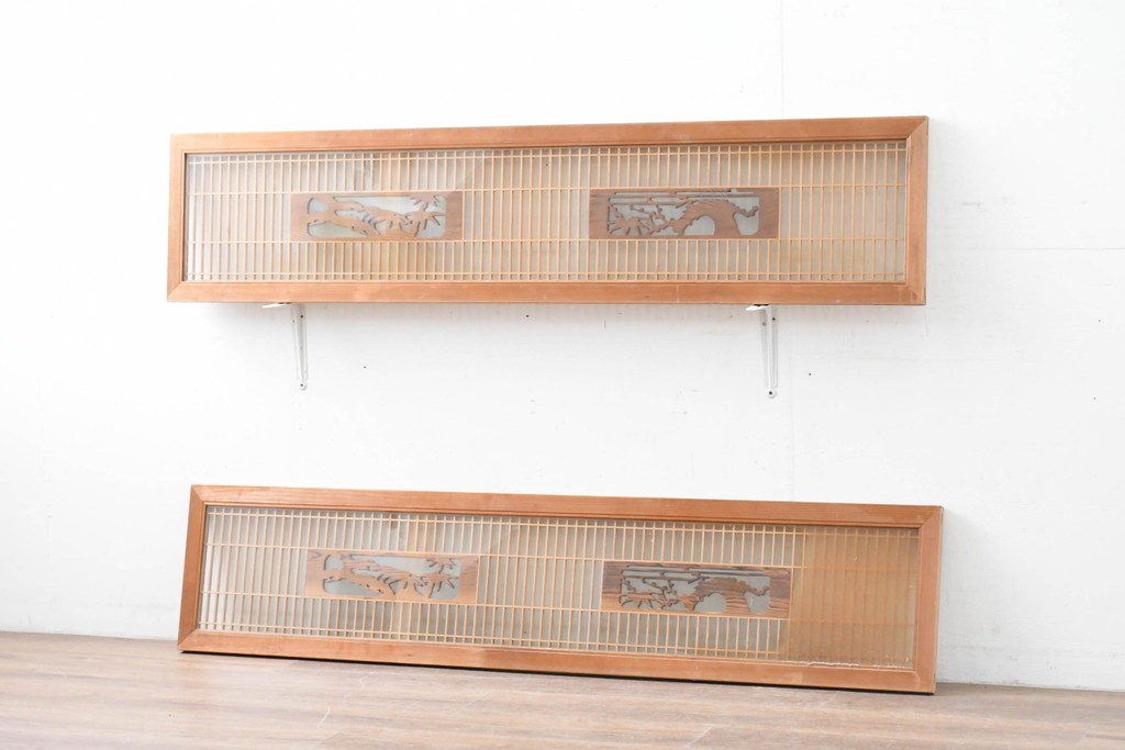 ヴィンテージ建具　昭和中期から後期　両面ガラス　彫刻と繊細な格子が調和した筬欄間2枚セット　(R-086112)