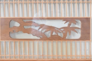 ヴィンテージ建具　昭和中期から後期　両面ガラス　彫刻と繊細な格子が調和した筬欄間2枚セット　(R-086112)