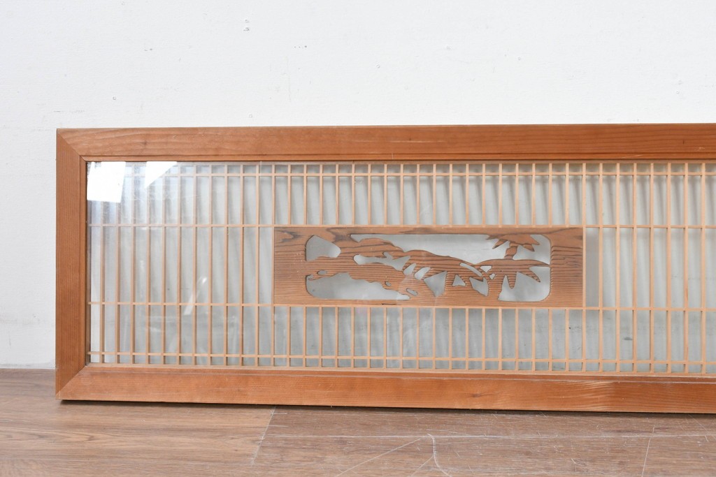 ヴィンテージ建具　昭和中期から後期　両面ガラス　彫刻と繊細な格子が調和した筬欄間2枚セット　(R-086112)